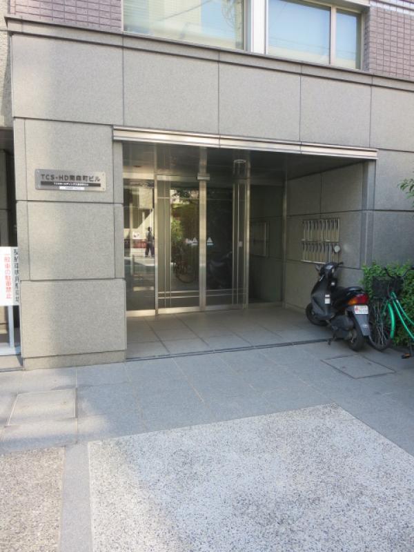 TCS-HD南森町ビル 大阪の貸事務所,賃貸オフィスエントランス