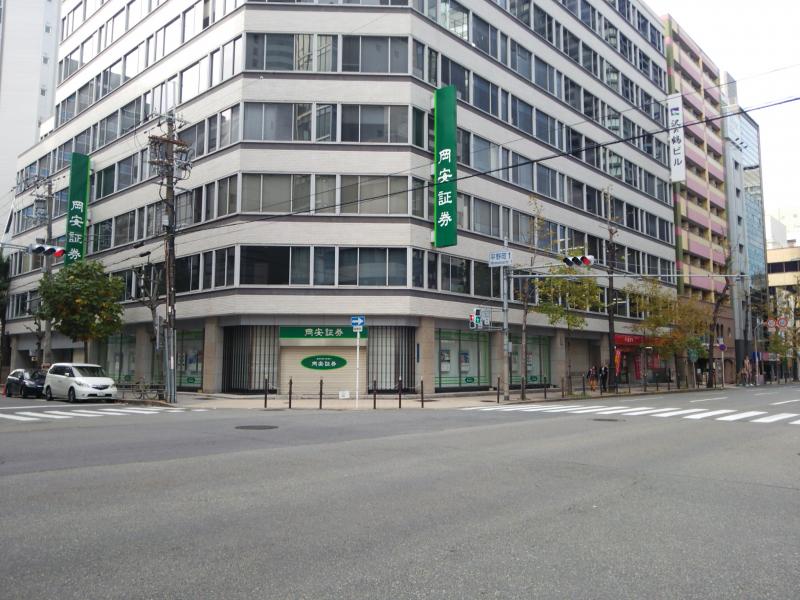 沢の鶴ビル 大阪の貸事務所,賃貸オフィス1階外観