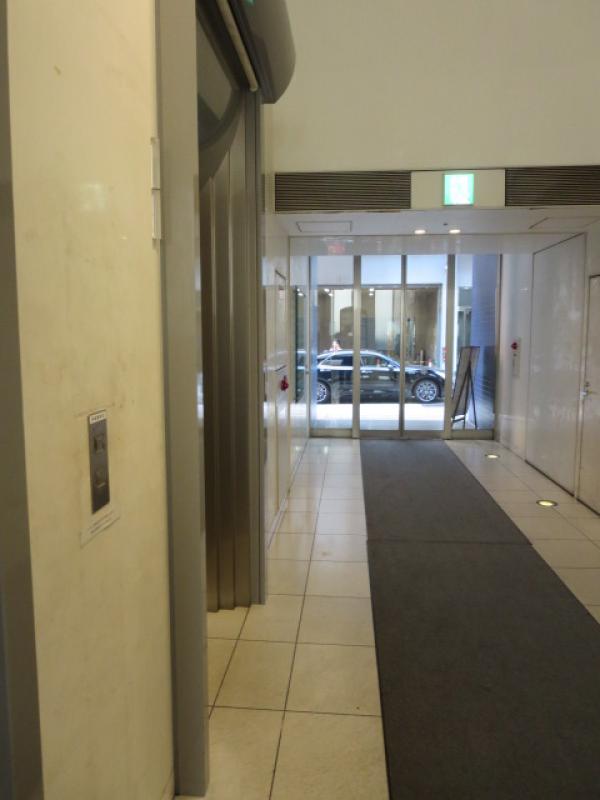 戎橋ビル 大阪の貸事務所,賃貸オフィスエントランス~エレベーター