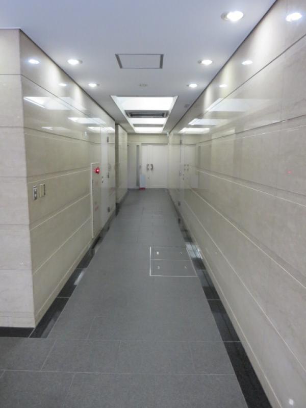 FUJIビル6号館 大阪の貸事務所,賃貸オフィスエントランス廊下