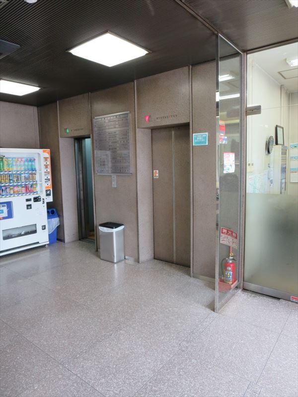 竹澤ビル 大阪の貸事務所,賃貸オフィスエレベーター