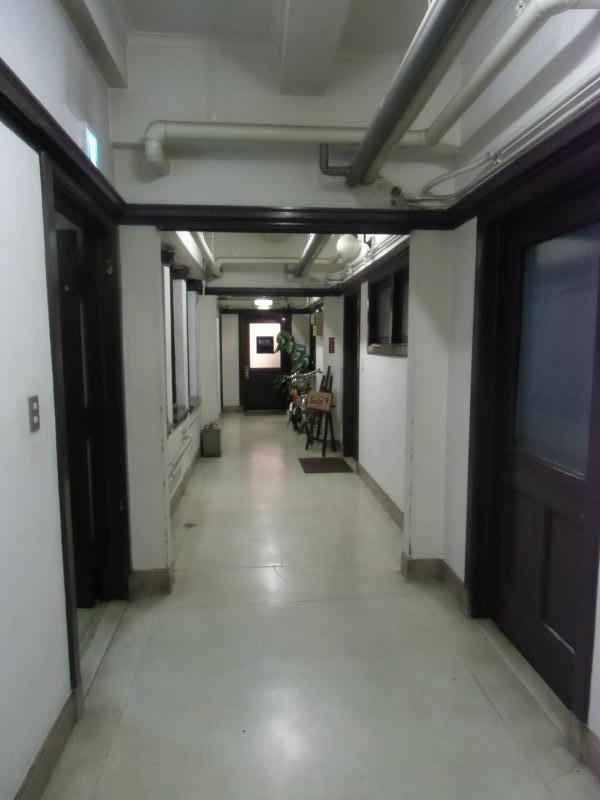 風蘭ビルディング(旧明治屋ビル) 大阪の貸事務所廊下