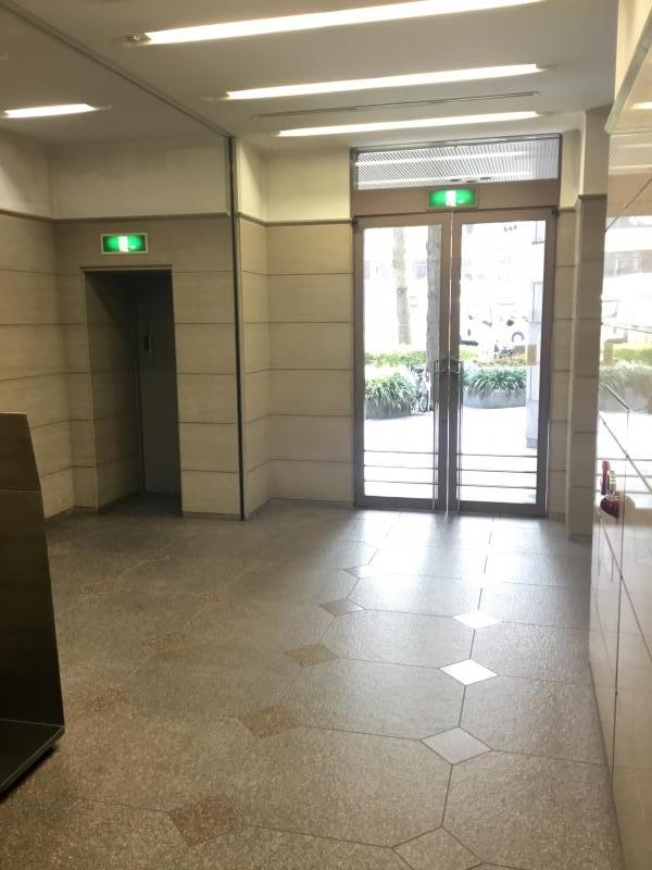 梅田滋賀ビル 大阪の貸事務所,賃貸オフィスエントランスホール