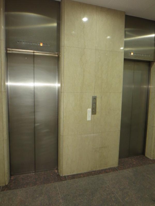 四ツ橋イーストビル 大阪の貸事務所,賃貸オフィスエレベーター