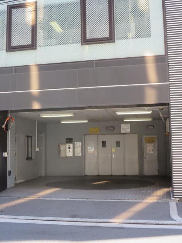ANNEX GIZA 大阪の貸事務所,賃貸オフィス駐車場