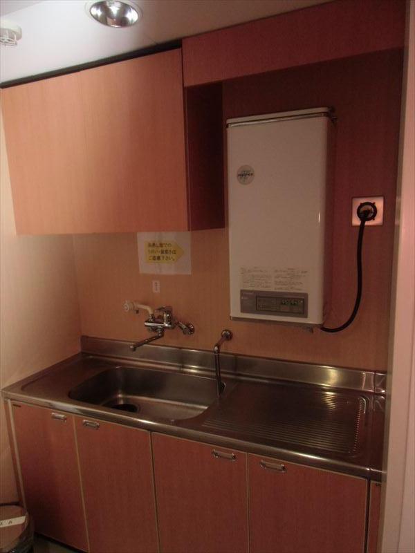 御堂筋安土町ビル(旧住友生命本町ビル) 大阪の貸事務所,賃貸オフィス給湯室