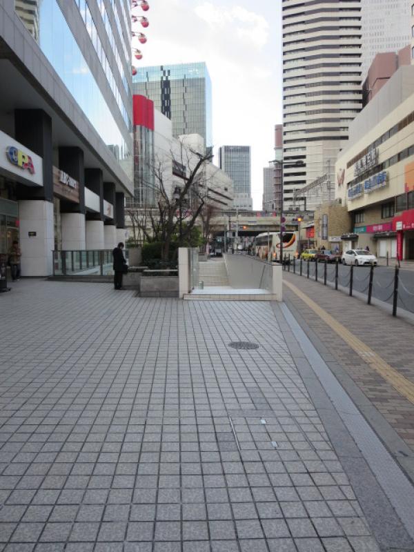 ABC-MART梅田ビル 大阪の貸事務所,賃貸オフィス前面