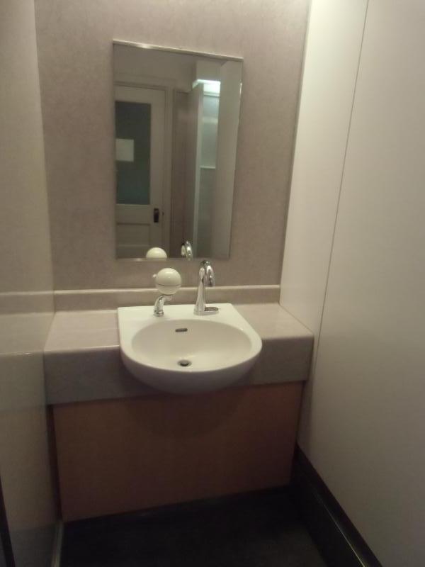 風蘭ビルディング(旧明治屋ビル) 大阪の貸事務所トイレ?