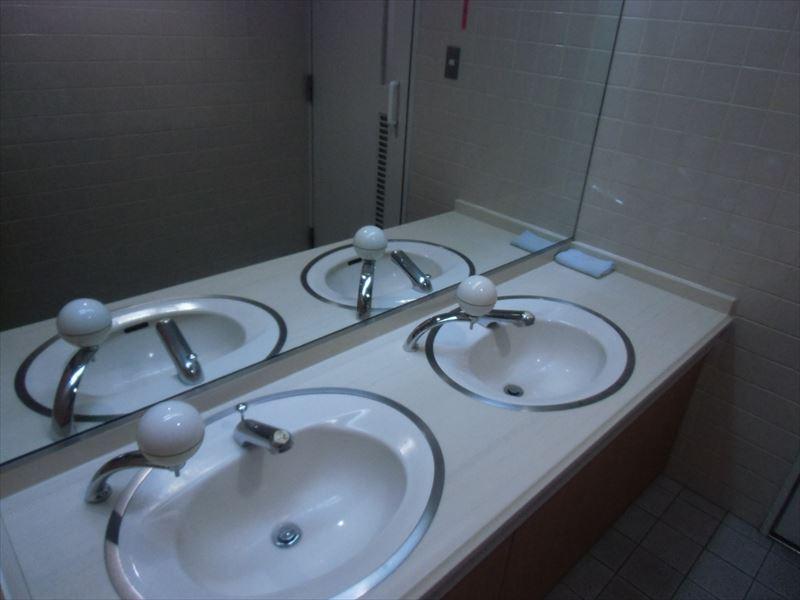 御堂筋安土町ビル(旧住友生命本町ビル) 大阪の貸事務所,賃貸オフィストイレ