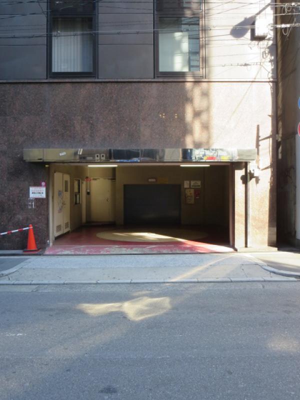 四ツ橋イーストビル 大阪の貸事務所,賃貸オフィス駐車場