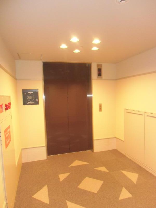 ピアスタワー 大阪の貸事務所貨物用エレベーター