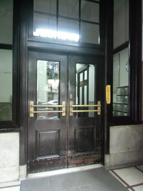 風蘭ビルディング(旧明治屋ビル) 大阪の貸事務所エントランス?